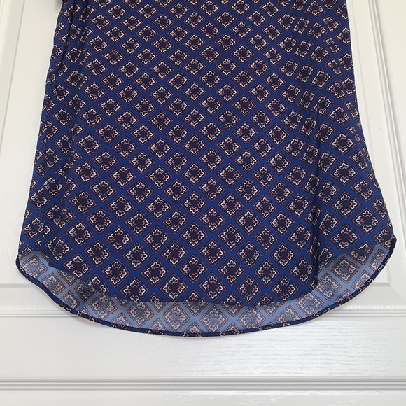 Patterned EXPRESS Rolled Sleeve Blouse - Picture 3 of 6